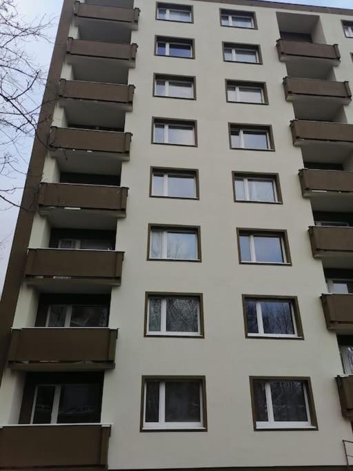 Apartment Charkovska Karlovy Vary Exterior photo